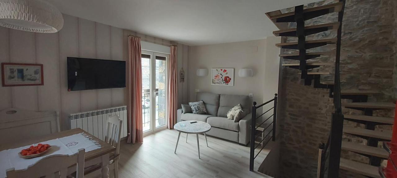 Apartamentos Casa Isabale Biescas  Esterno foto