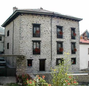 Apartamentos Casa Isabale Biescas  Esterno foto