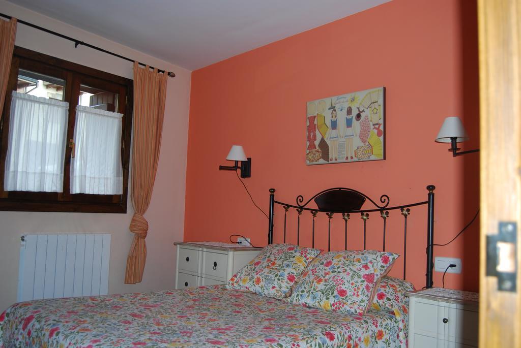 Apartamentos Casa Isabale Biescas  Camera foto